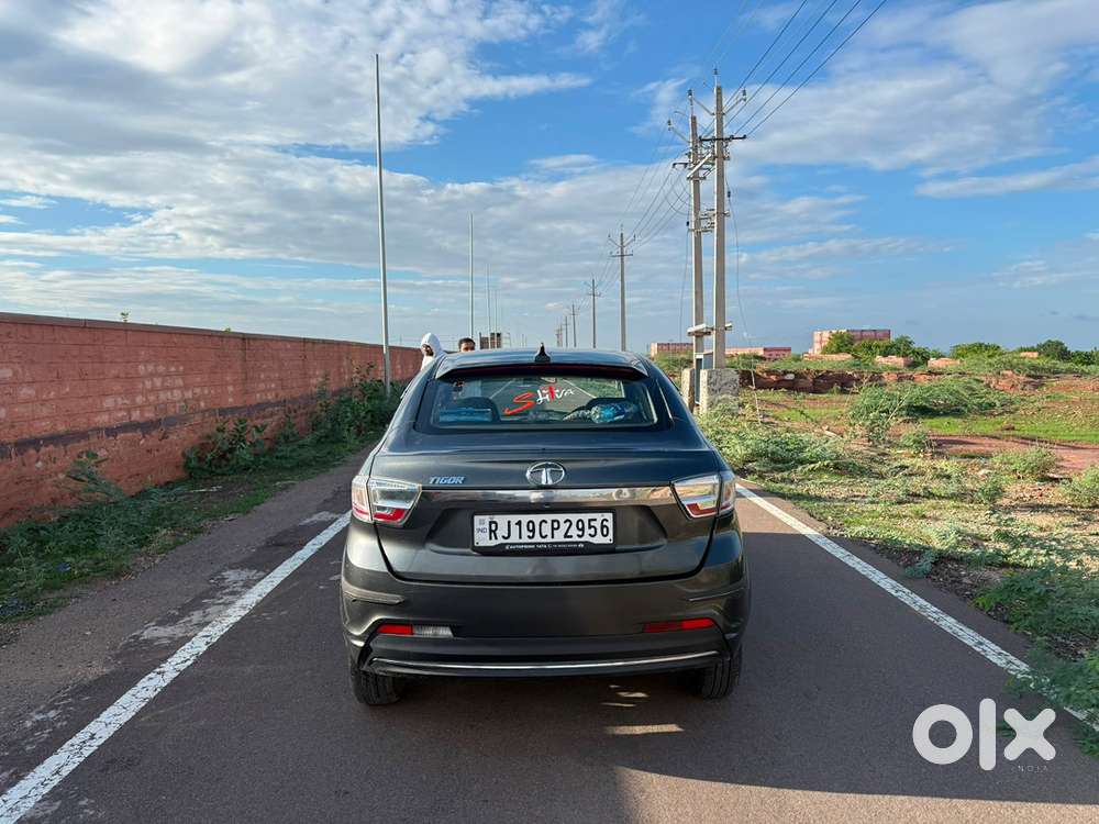 Tata Tigor Petrol Car 2024