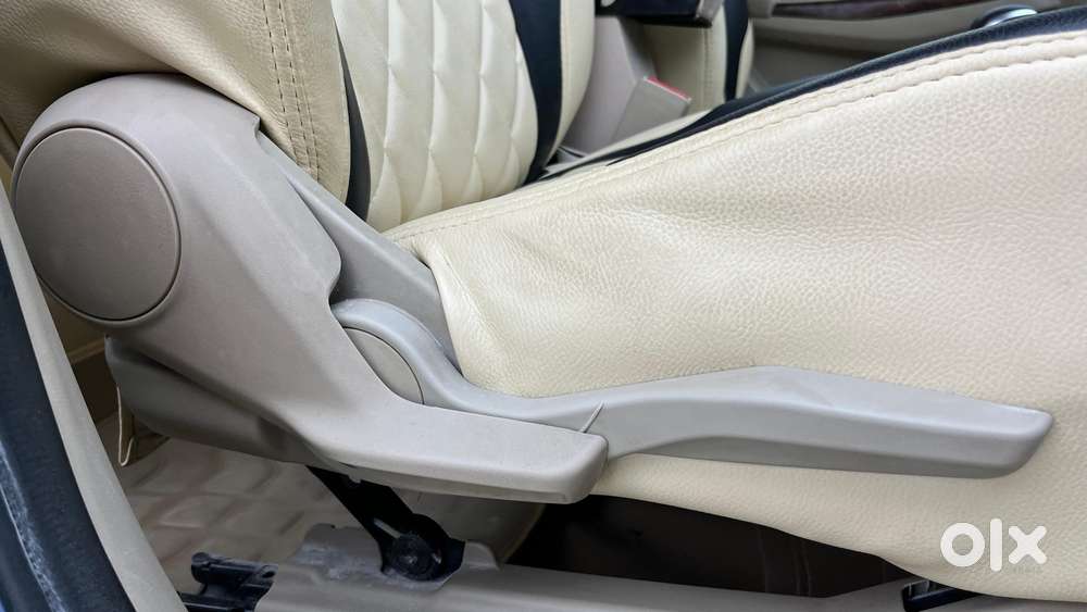 Maruti Suzuki Swift Dzire Zxi + Amt, 2019, Petrol