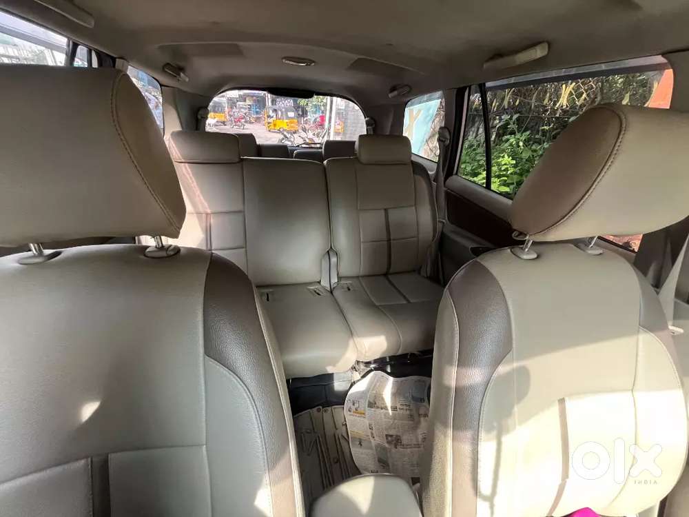 Innova 2010. 8 Seater