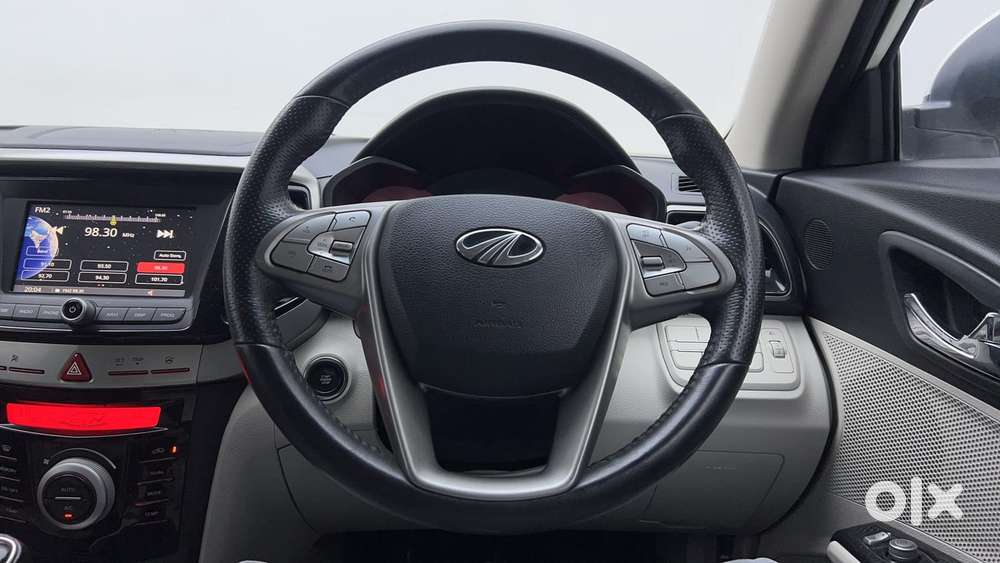 Mahindra Xuv300 W8, 2022, Petrol