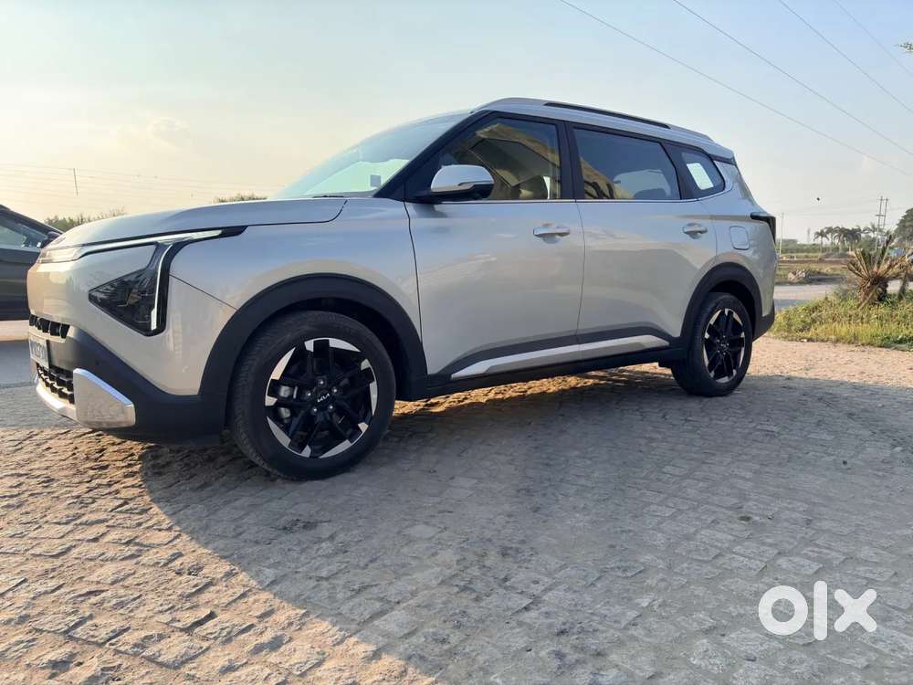 Kia Carens Clavis, 2025, Petrol
