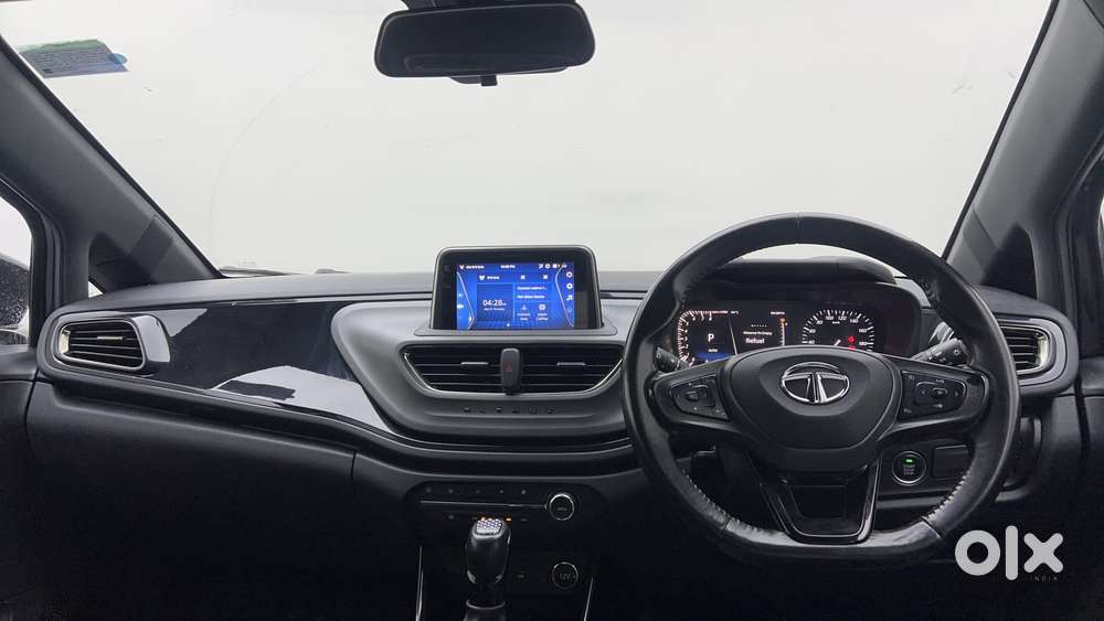 Tata Altroz 1.2 Xza Plus Dark Edition Dct, 2022, Petrol