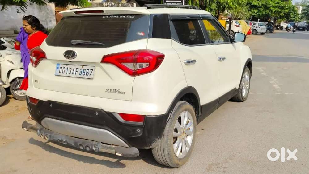 Mahindra Xuv300 2019 Diesel Well Maintained In White Colour