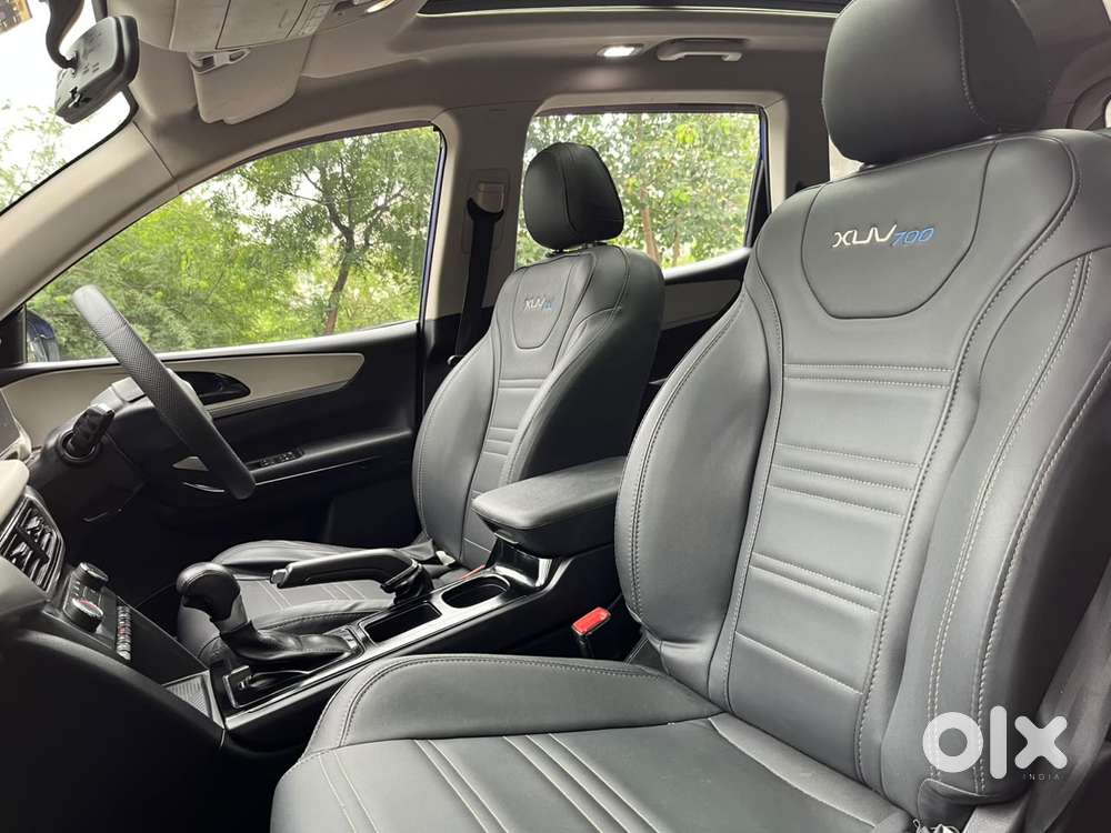 Mahindra Xuv700 2.0 Ax 5 Petrol At Str, 2023, Petrol