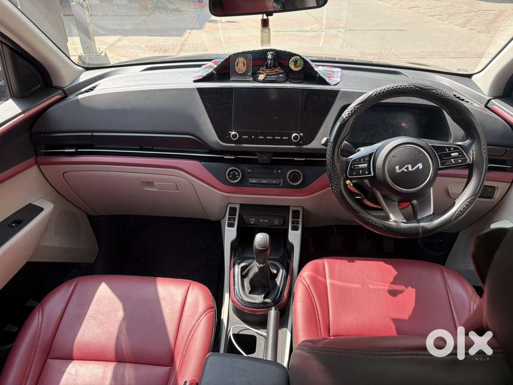 Kia Carens 1.5 Prestige 7 Str, 2023, Petrol