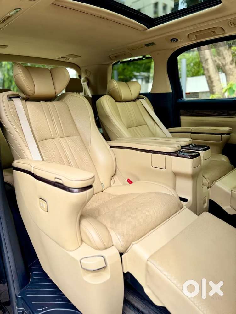 Toyota Vellfire, 2021, Petrol
