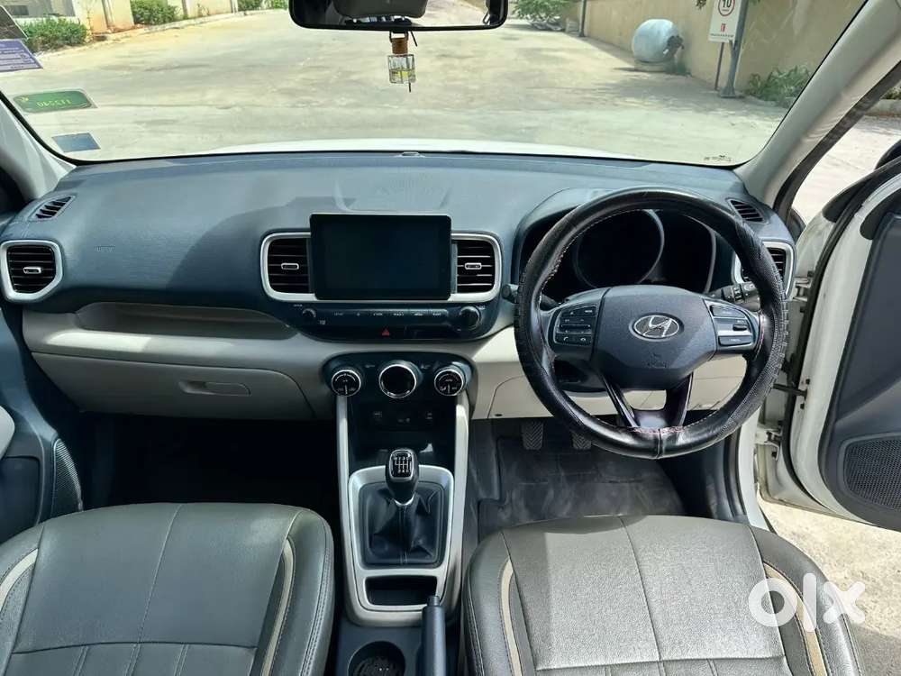 Hyundai Venue 2020 Petrol Well Maintained