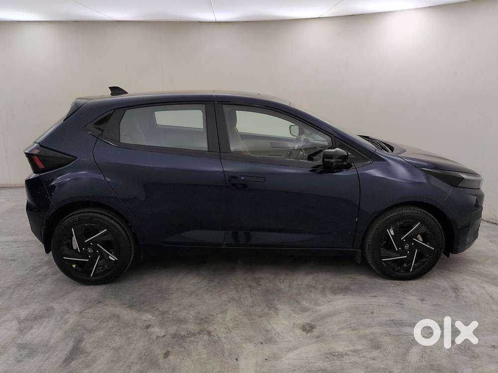 Tata Altroz Xe Petrol, 2025, Petrol