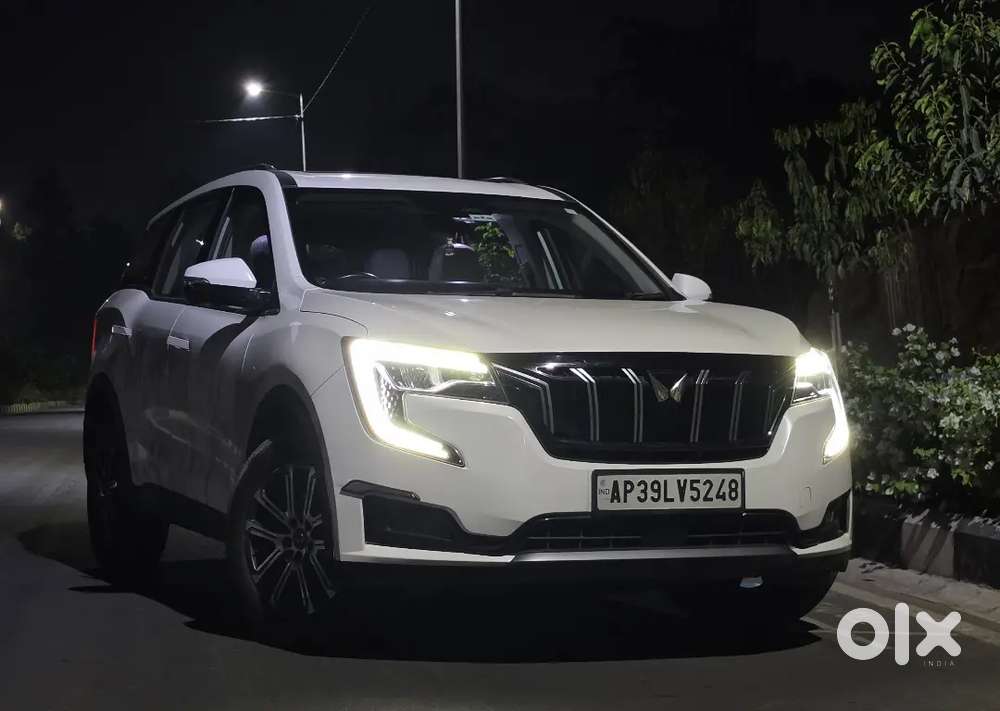 Xuv700 Ax7l Automatic. First Owner, Doctor Driven. Petrol - Like New.