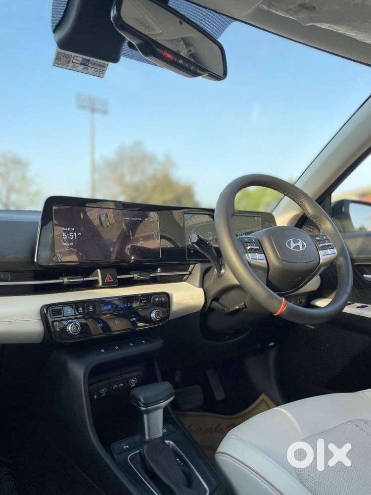 Hyundai Verna 1.5 Sx (o) Vtvt Ivt, 2025, Petrol