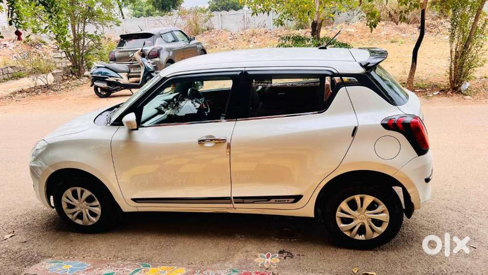 Maruti Suzuki Swift Vxi With Abs, 2021, Petrol
