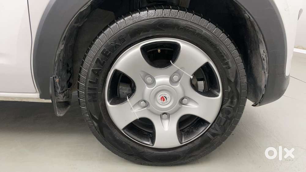 Renault Triber Rxz, 2022, Petrol