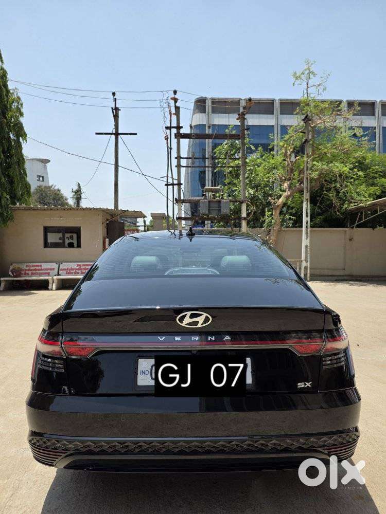 Hyundai Verna 1.5 Sx Petrol Mt, 2024, Cng & Hybrids