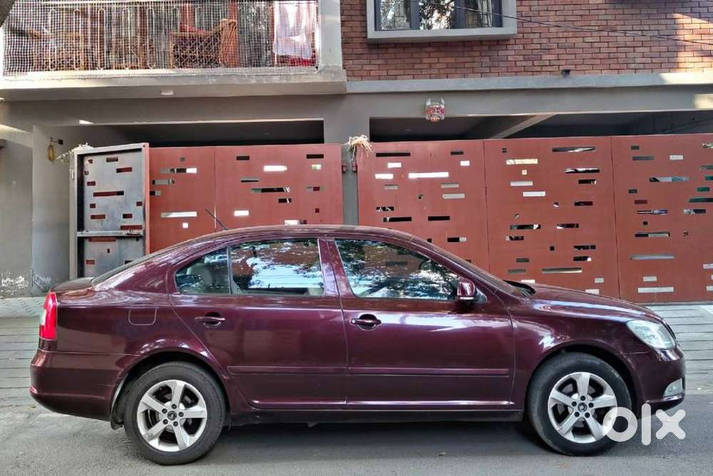 Skoda Laura Ambiente 2.0 Tdi Cr Manual, 2012, Diesel