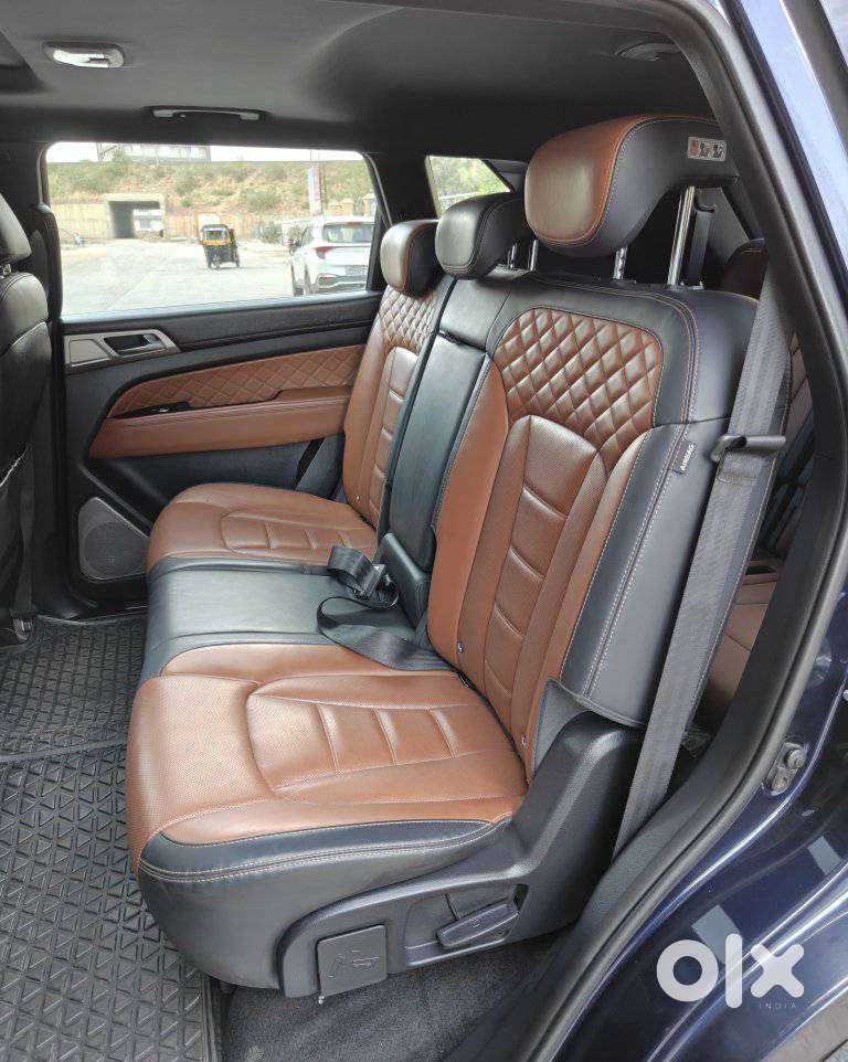 Mahindra Alturas G4 4x2 At, 2020, Diesel