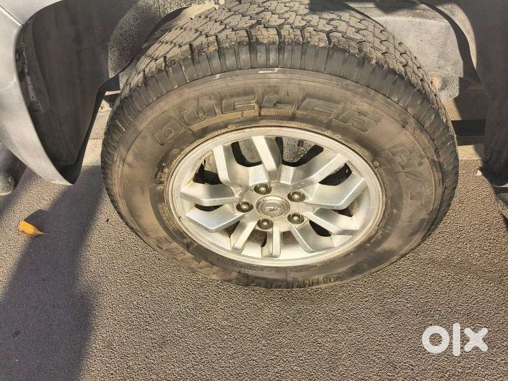 Mahindra Tuv 300 T8, 2015, Diesel