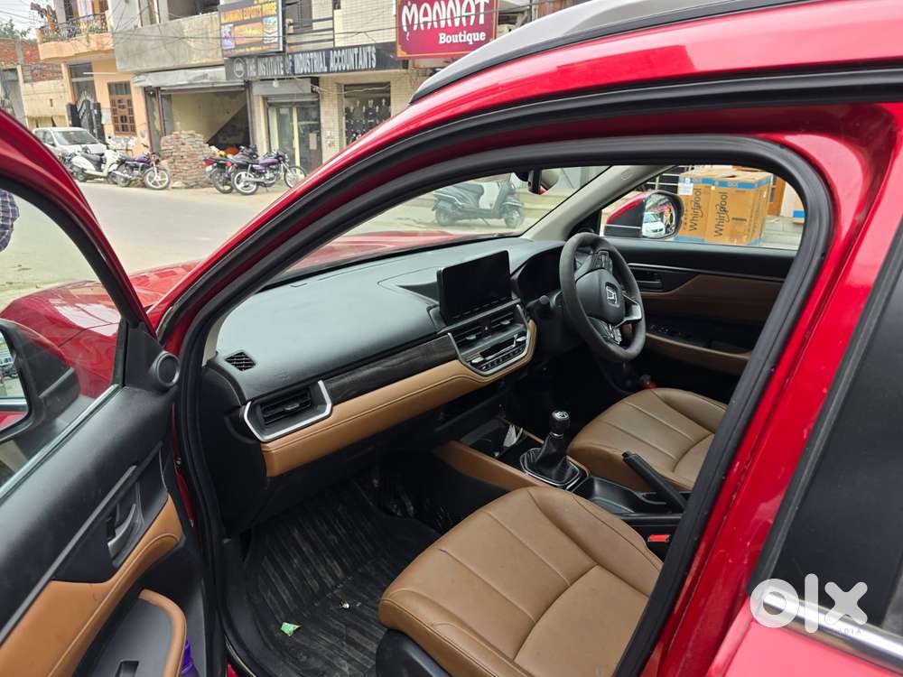 Honda Elevate Zx Mt, 2024