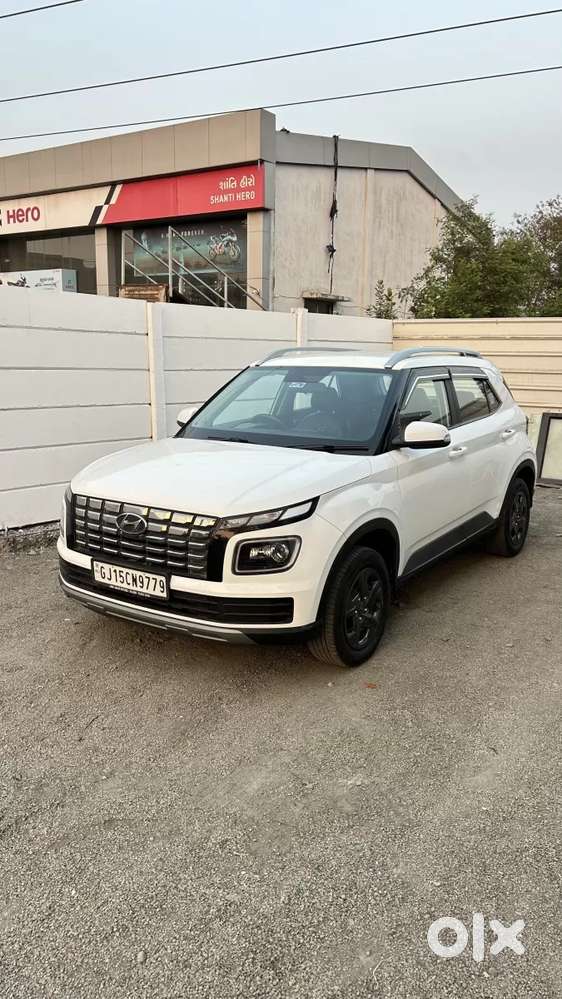 Hyundai Venue 1.2 S (o), 2023, Petrol