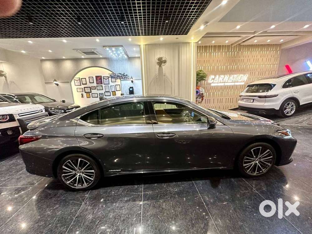 Lexus Es 300h Exquisite, 2022, Cng & Hybrids