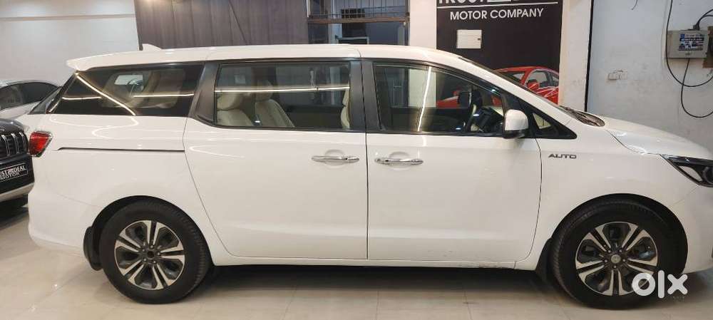 Kia Carnival Premium, 2020, Diesel