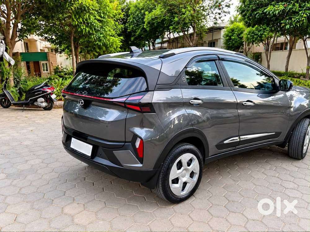 Tata Nexon Pure (s) 1.2 Petrol 6amt, 2024, Petrol