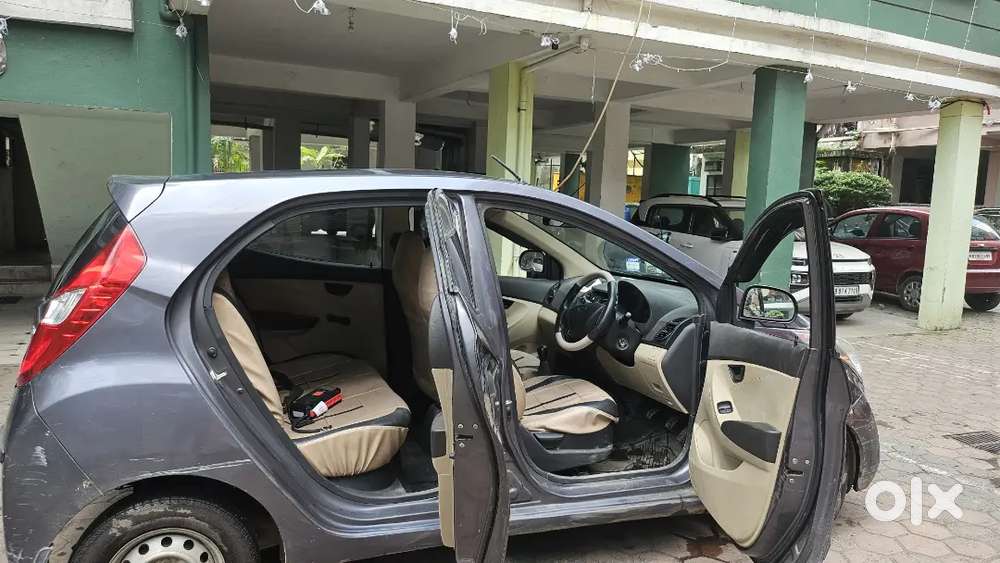 Hyundai Eon Magna 2015 Variant