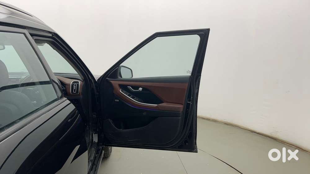 Hyundai Alcazar Platinum 7 Str 1.5 Turbo Petrol Adventure, 2023, Pet..