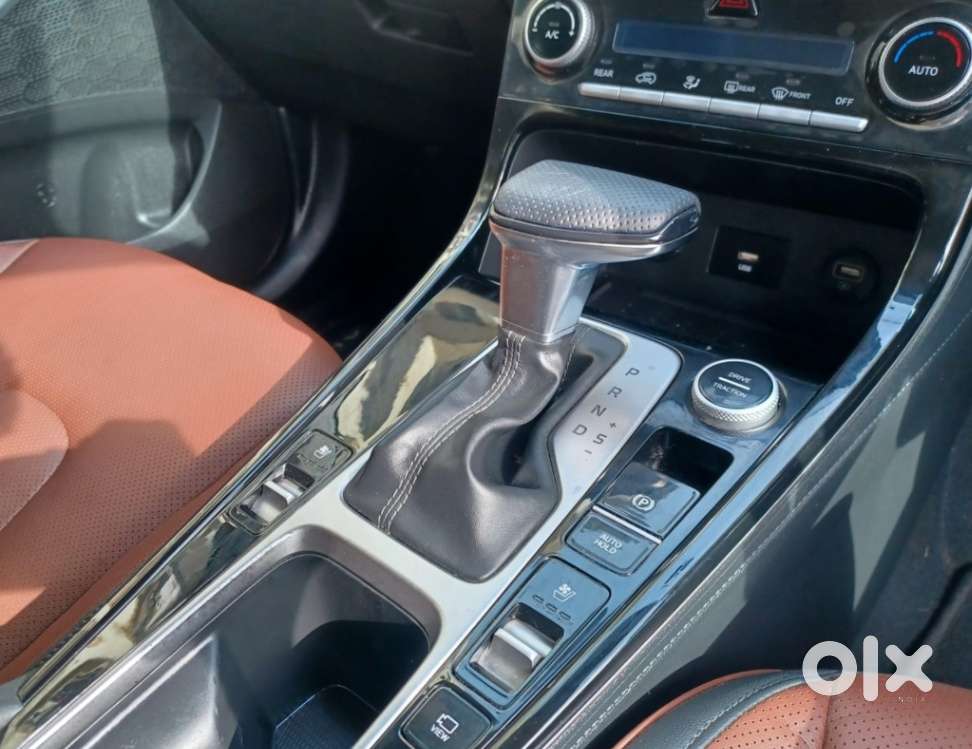 Hyundai Alcazar 2.0 Signature (o) Petrol At 6 Str, 2021, Petrol
