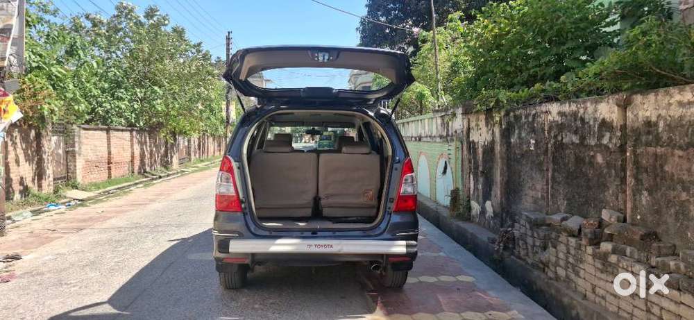 Toyota Innova 2.5 Vx 7 Seater Bs Iv, 2015, Diesel