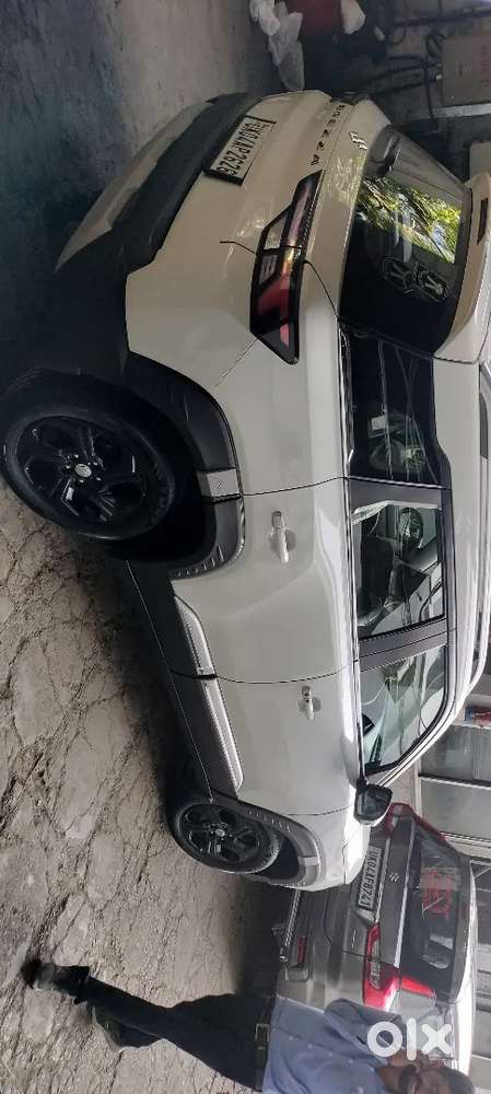Maruti Suzuki Brezza Zxi 2024 Year Cng