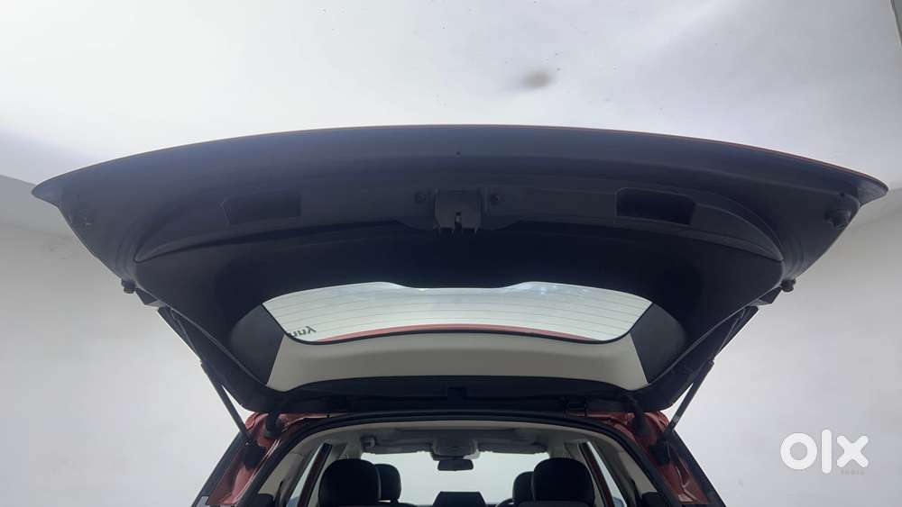 Mahindra Xuv700 2.0 Ax 7 Petrol At Luxury Pack Str, 2024, Petrol