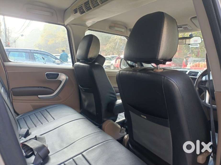 Mahindra Tuv 300 T8 Amt (automatic), 2017, Diesel