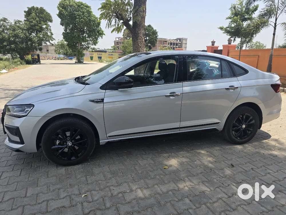 Skoda Slavia Sportline Dual Tone Silver Colour 1.0 Tsi Automatic