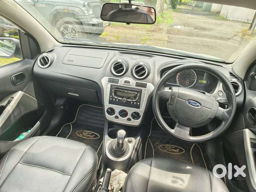 Ford Figo 2010-2012 Petrol Titanium, 2010, Petrol