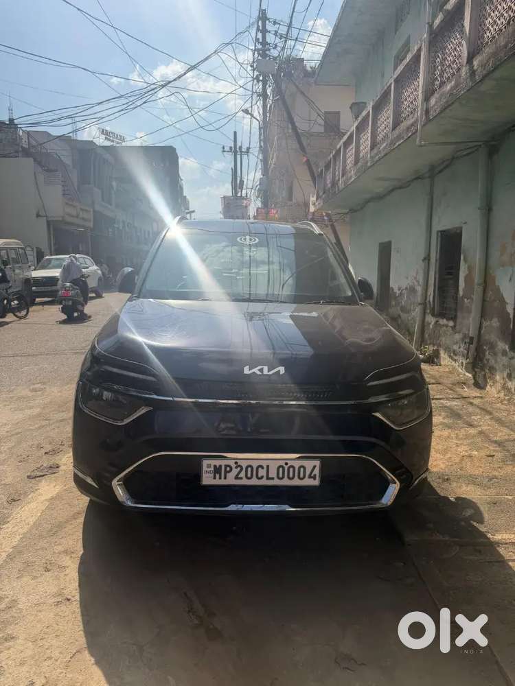 Kia Carens 2022 Petrol Well Maintained