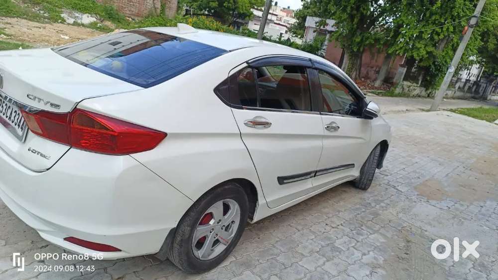 Honda City 2016 Model Diesel Car Well Condition. 2 Owner