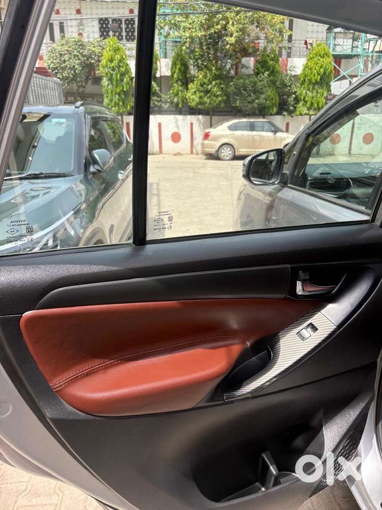 Innova Crysta G