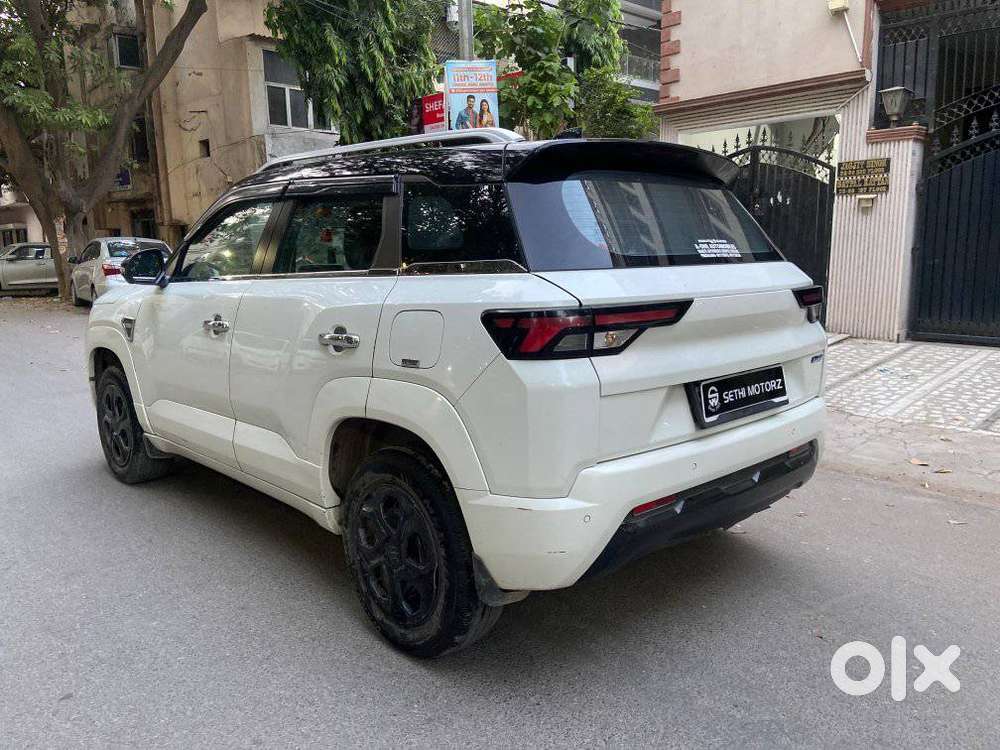 Maruti Suzuki Brezza 1.5 Vxi At Smart Hybrid, 2024, Petrol