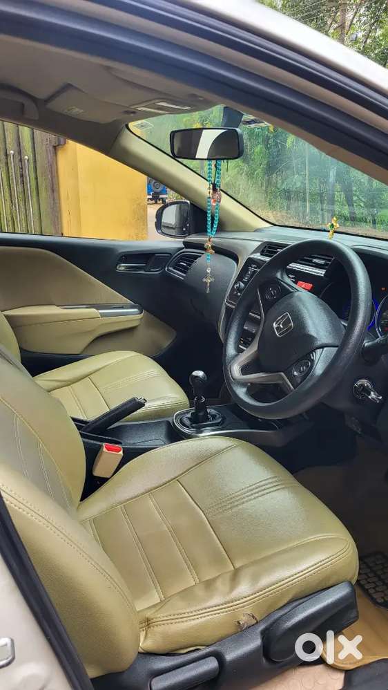 Honda City 1.5 V 2015