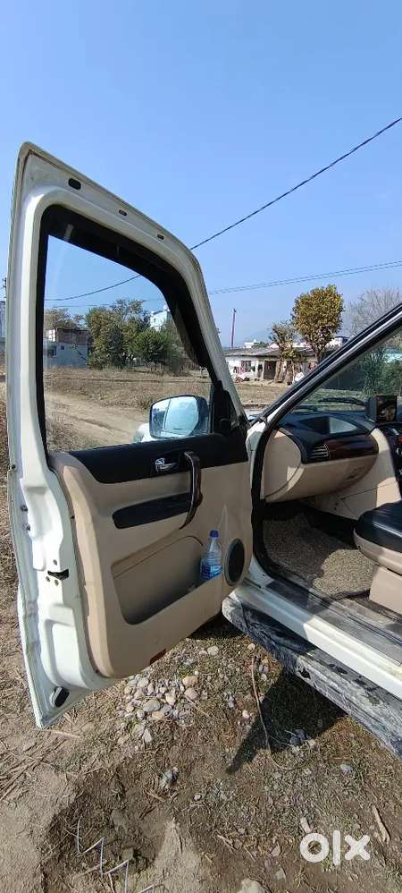 Tata Safari Storme 2014