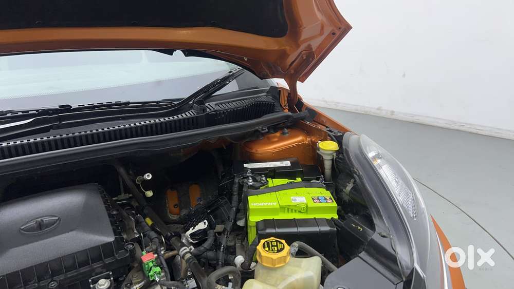 Tata Nexon 1.2 Revotron Xza Plus (o) Dual Tone, 2018, Petrol
