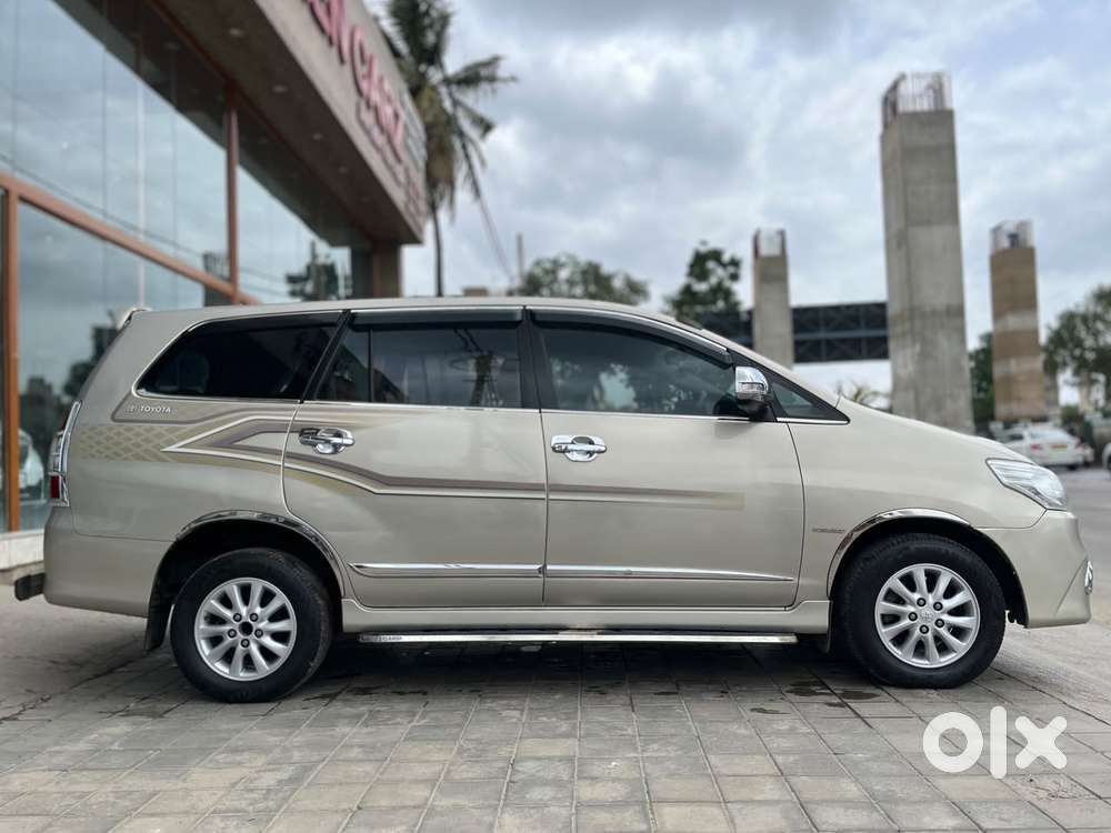 Toyota Innova 2.0 Gx (petrol) 8 Seater Bs Iv, 2014, Diesel
