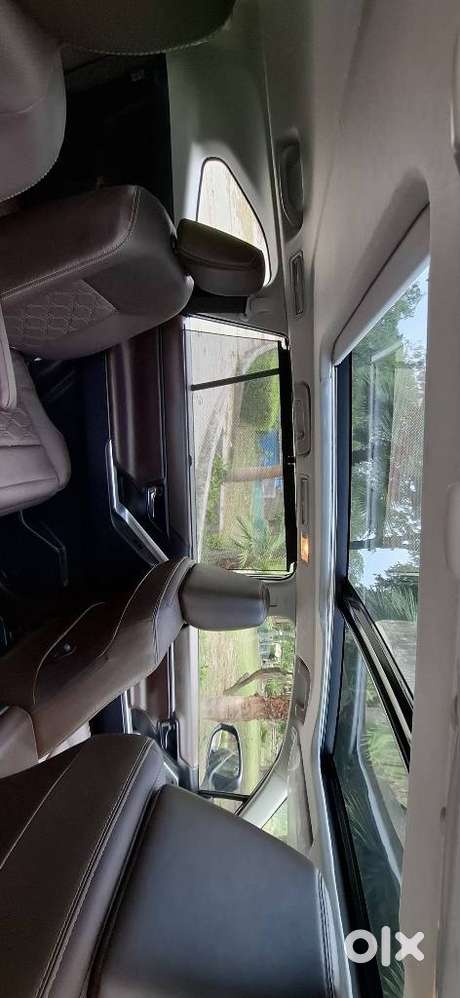 Toyota Innova Hycross 2.0 Zx Hybrid 7 Str, 2024, Petrol