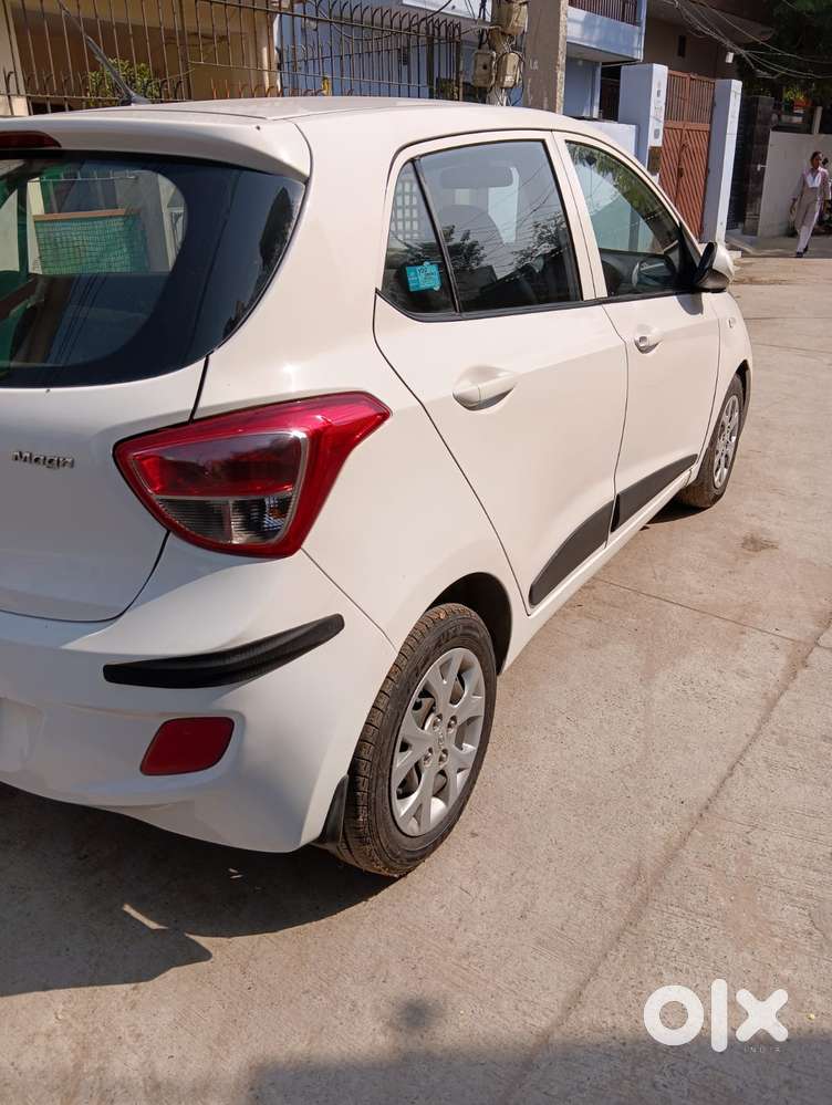 Hyundai Grand I10 Magna At, 2016, Petrol