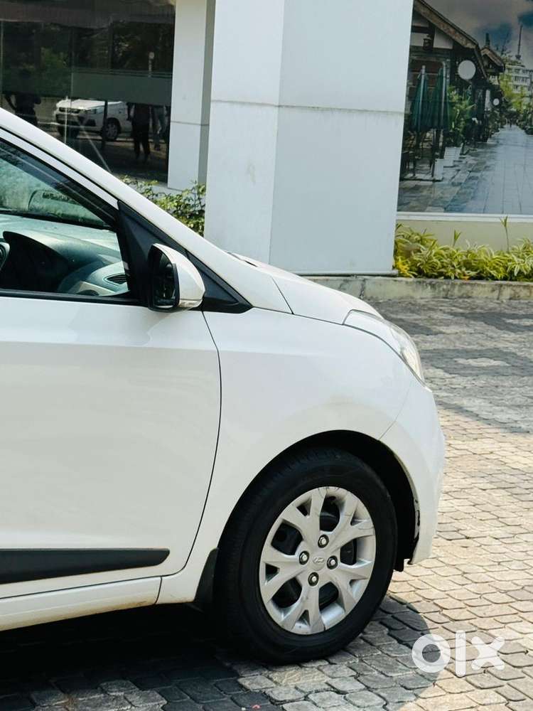 Hyundai I10 Sportz Petrol 2nd 2016