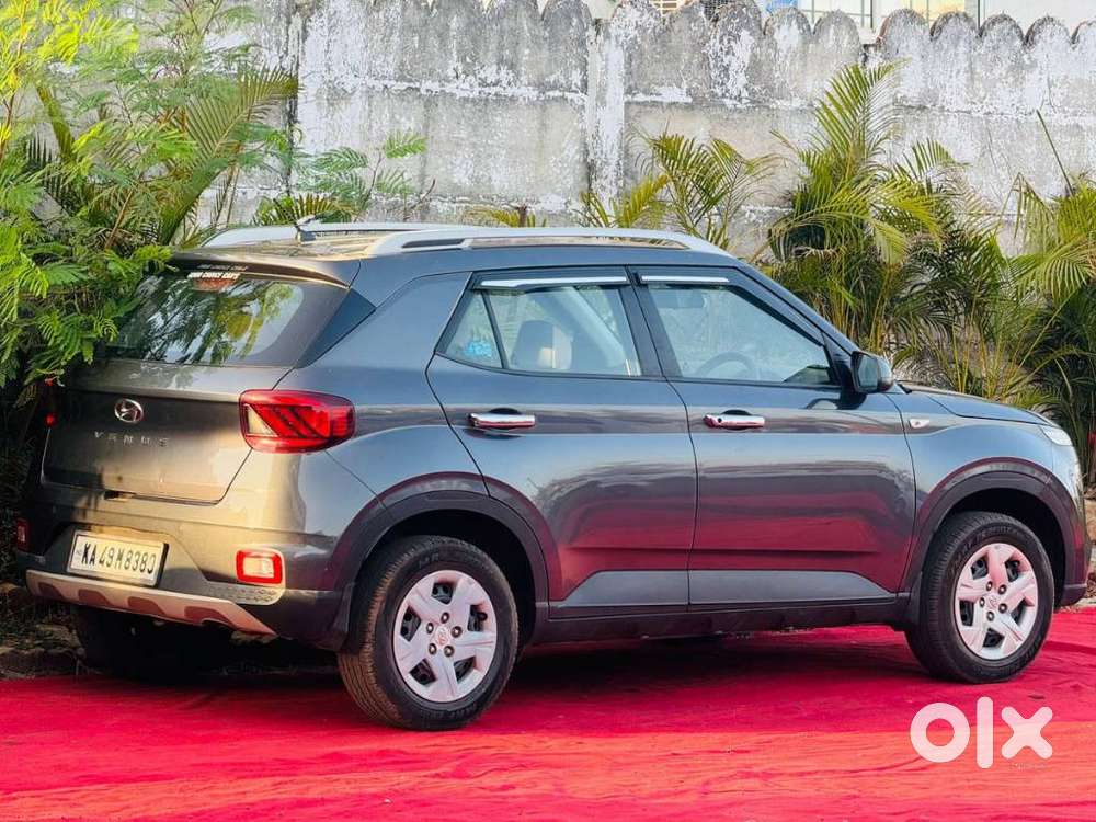 Hyundai Venue 1.2 S Plus, 2021, Petrol