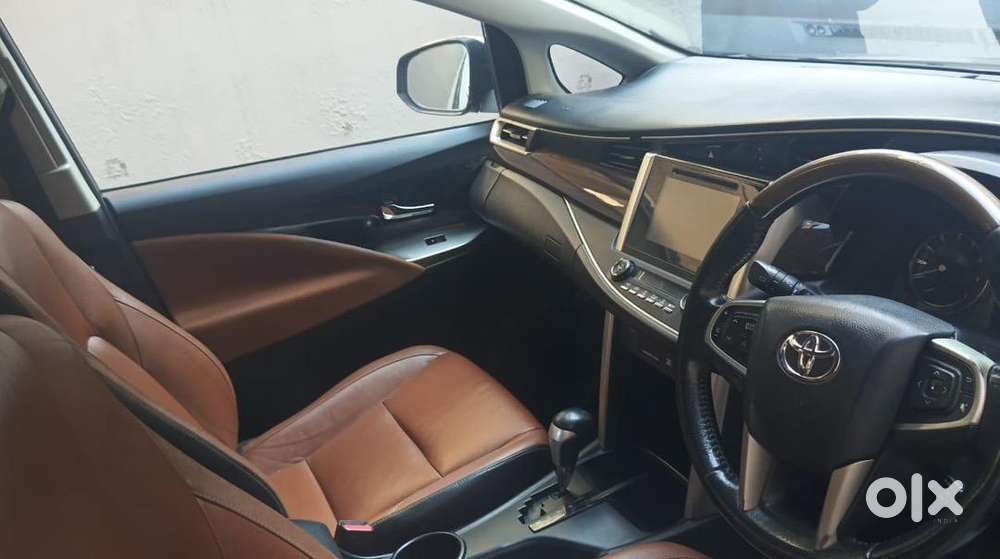 Toyota Innova Crysta 2016 Petrol Well Maintained