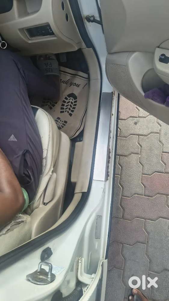 Maruti Suzuki Swift Dzire 2012