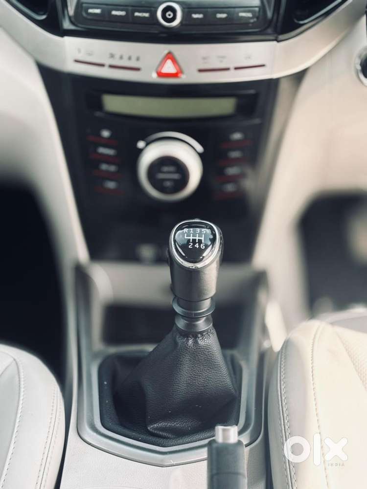 Mahindra Xuv300 W8, 2021, Petrol