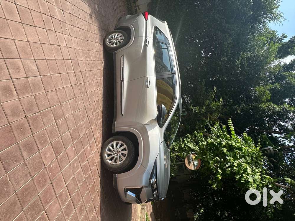Toyota Innova Hycross Gx 2025 Year